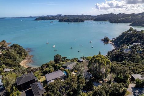 Photo of property in 202 Te Wahapu Road, Russell, 0272