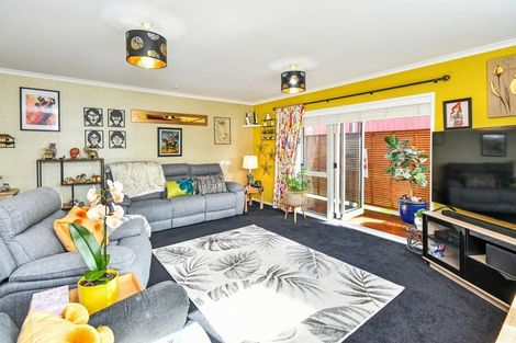 Photo of property in 90 Helenslee Road, Pokeno, 2402