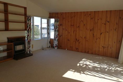 Photo of property in 25 Williamson Avenue, Belmont, Auckland, 0622