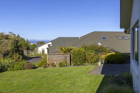 Photo of property in 44 Lakeridge Close, Rangatira Park, Taupo, 3330
