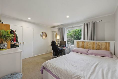 Photo of property in 22 Windfall Grove, Greenhithe, Auckland, 0632