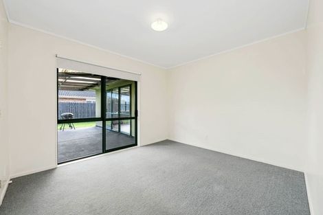 Photo of property in 10 Gransna Lane, East Tamaki, Auckland, 2013