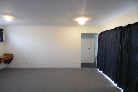 Photo of property in 49 Flanshaw Road, Te Atatu South, Auckland, 0610