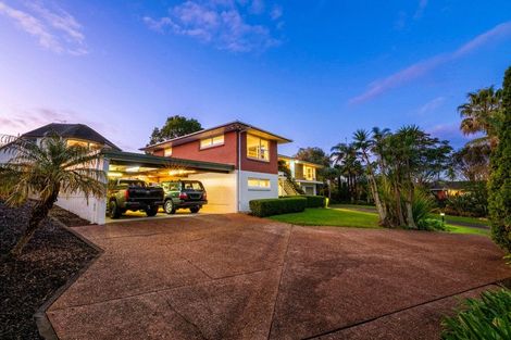 Photo of property in 15 Tudward Glade, Hillcrest, Auckland, 0627