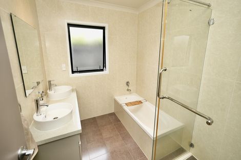 Photo of property in 32 Rosalie Terrace, Kelvin Grove, Palmerston North, 4414