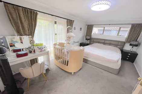 Photo of property in 47 Chatswood Grove, Chatswood, Auckland, 0626