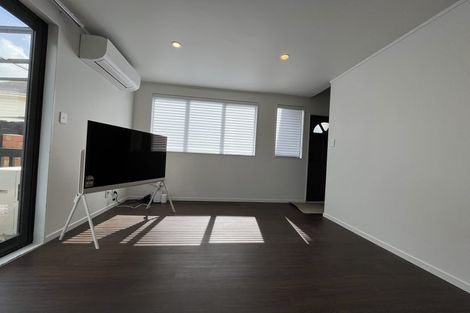 Photo of property in 30 Benchmark Drive, Massey, Auckland, 0614