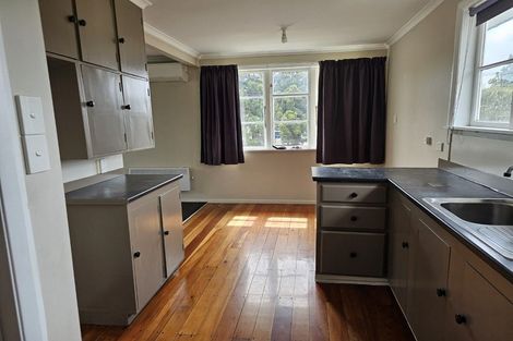 Photo of property in 33 Awarua Street, Elsdon, Porirua, 5022