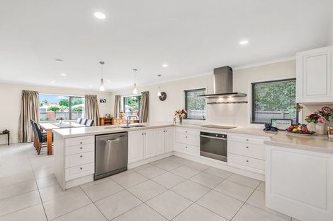 Photo of property in 6 Woodbank Street, Somerfield, Christchurch, 8024