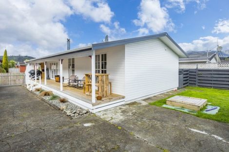 Photo of property in 35 Tacoma Drive, Totara Park, Upper Hutt, 5018