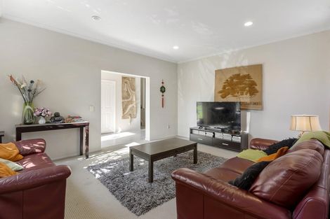Photo of property in 12 Seresin Crescent, Flat Bush, Auckland, 2016