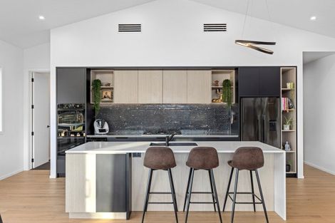 Photo of property in 87 Black Peak Road, Wanaka, 9382