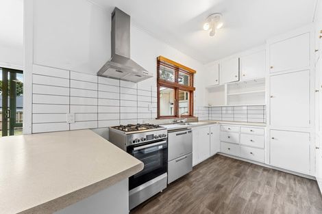 Photo of property in 141 Seaview Road, Westown, New Plymouth, 4310