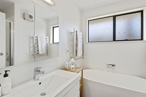 Photo of property in 12 O'halloran Drive, Halswell, Christchurch, 8025