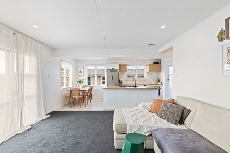 Photo of property in 22 Penrith Street, Westown, New Plymouth, 4310