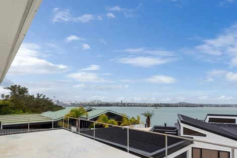 Photo of property in 1/26 Tizard Road, Birkenhead, Auckland, 0626