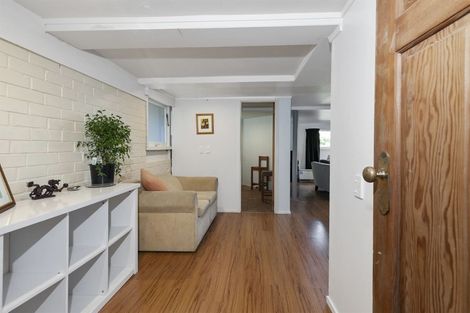 Photo of property in 2 Roberts Avenue, Belmont, Auckland, 0622