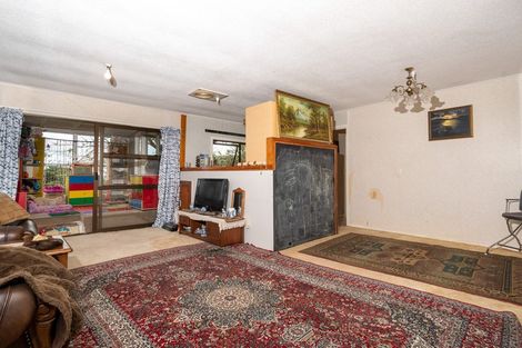 Photo of property in 15 Te Henga Road, Waitakere, Henderson, 0781