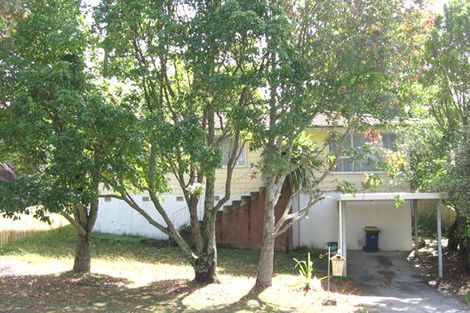 Photo of property in 15 Temuri Place, Glendene, Auckland, 0602