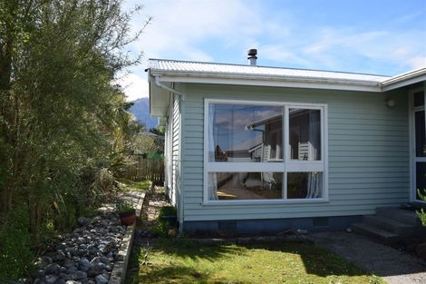 Photo of property in 11 Roberts Street, Whataroa, 7886