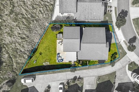 Photo of property in 33 Kaipuke Crescent, Gulf Harbour, Whangaparaoa, 0930