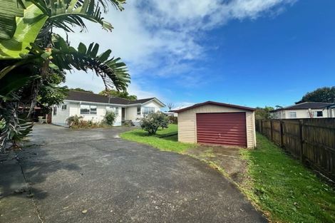 Photo of property in 15 Bundena Place, Clendon Park, Auckland, 2103