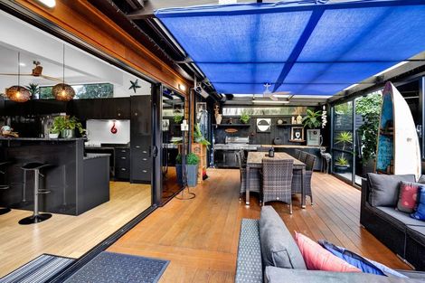 Photo of property in 11a Mace Terrace, Oakura, 4314