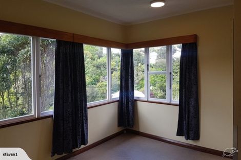 Photo of property in 54 Military Road, Northland, Wellington, 6012