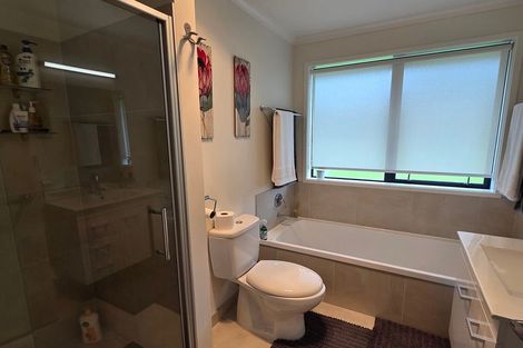 Photo of property in 11 Peter Bourne Drive, Pokeno, 2402