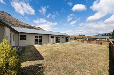 Photo of property in 1 Mcivor Lane, Lake Hayes, Queenstown, 9304