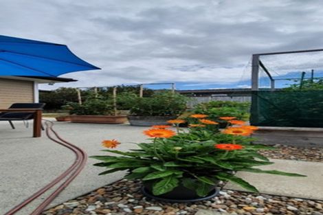 Photo of property in 10 Nirmal Place, Sunnyvale, Auckland, 0612