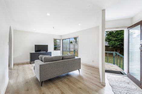 Photo of property in 22 Landsdale Place, Massey, Auckland, 0614