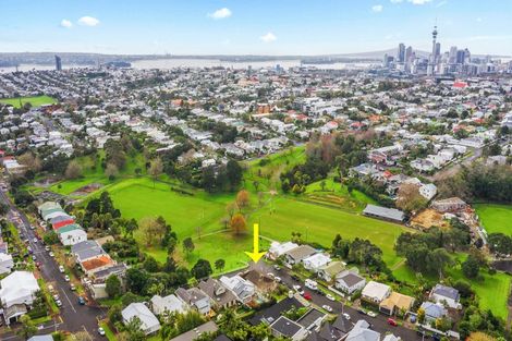 Photo of property in 51 Baildon Road, Grey Lynn, Auckland, 1021