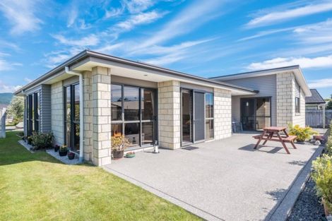 Photo of property in 25 Consort Close, Paraparaumu Beach, Paraparaumu, 5032