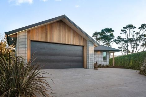 Photo of property in 17 Riverside Place, Katikati, 3129