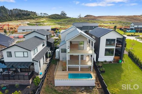 Photo of property in 35 Kikorangi Drive, Wainui, 0992