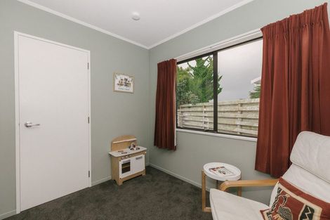Photo of property in 38 Peppertree Glade, Kelvin Grove, Palmerston North, 4414