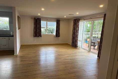 Photo of property in 56a Hutchinson Avenue, New Lynn, Auckland, 0600