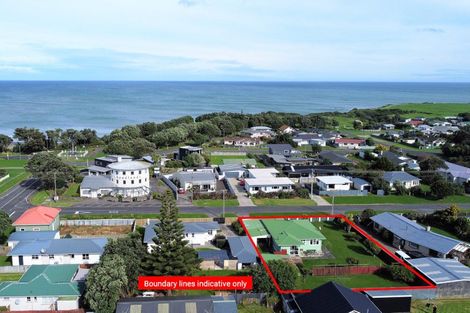 Photo of property in 35 Fox Street, Opunake, 4616