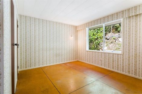 Photo of property in 5 Bush Road, Waiatarua, Auckland, 0604