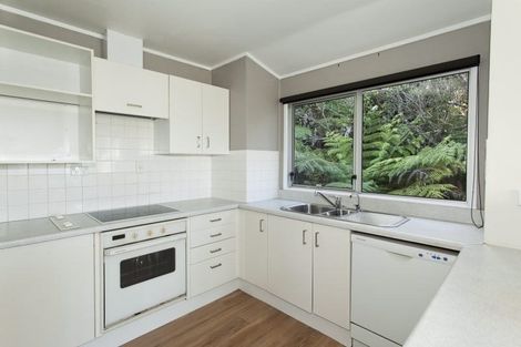 Photo of property in 1/23 Parr Terrace, Castor Bay, Auckland, 0620