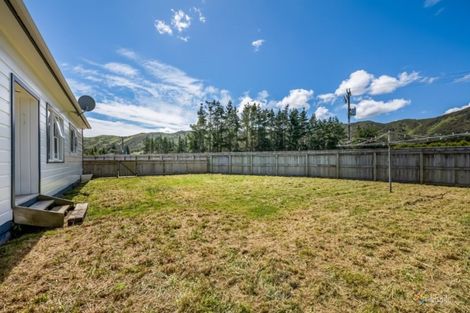 Photo of property in 123 Upper Fitzherbert Road, Wainuiomata, 5373