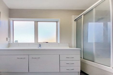 Photo of property in 53 Central Park Drive, Te Atatu South, Auckland, 0610