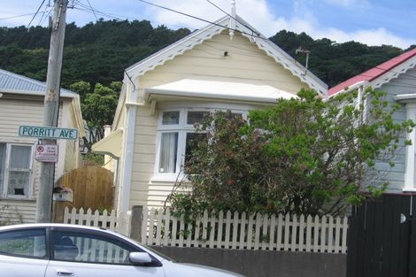 Photo of property in 9 Porritt Avenue, Mount Victoria, Wellington, 6011