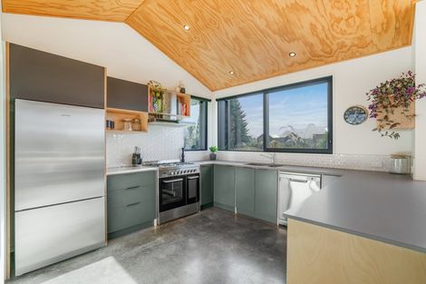 Photo of property in 19 Glenaray Crescent, Wanaka, 9305