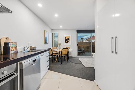 Photo of property in 2/318 Barbadoes Street, Christchurch Central, Christchurch, 8011