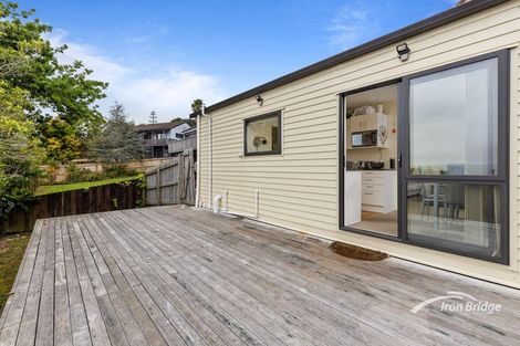 Photo of property in 166 Sunset Road, Unsworth Heights, Auckland, 0632