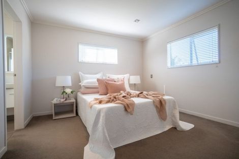 Photo of property in 21 Rosalie Terrace, Kelvin Grove, Palmerston North, 4414