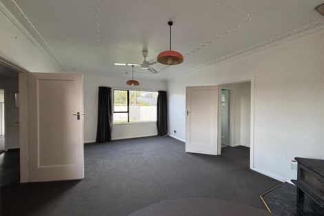 Photo of property in 28 Breakwater Road, Moturoa, New Plymouth, 4310