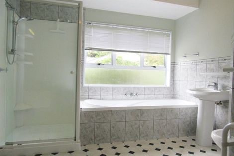 Photo of property in 6 Puriri Street, Hawera, 4610